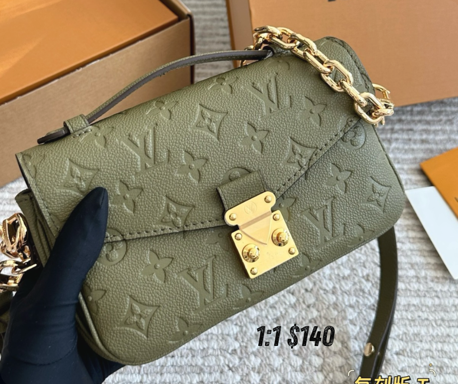 LV Purse
