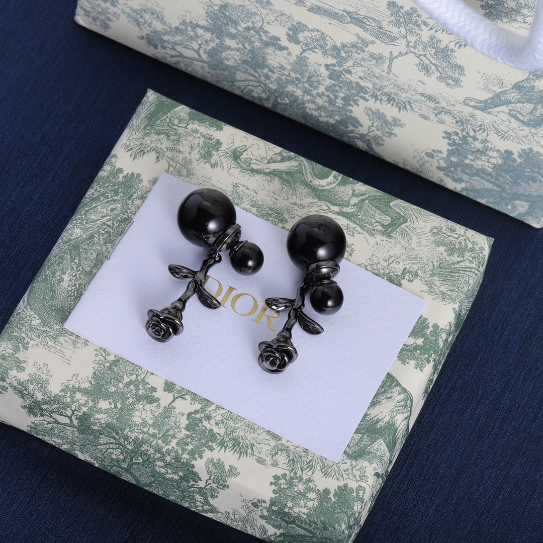 D Black rose earrings