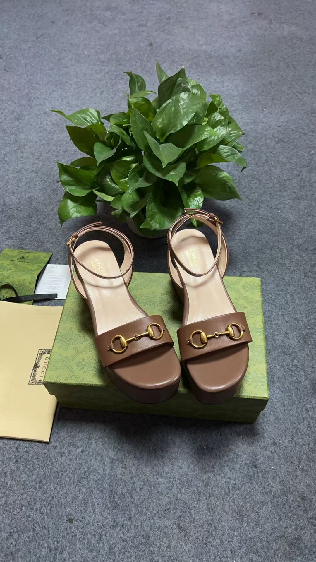 G heels Horsebit flatform sandal