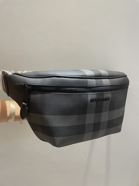 B Bum Bag or Fanny 1:1