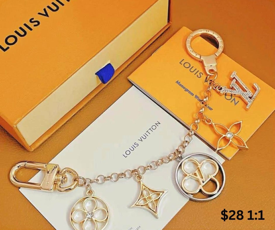 L Bag charm