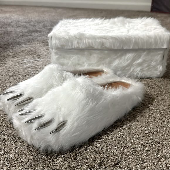Faux Fur Monster Claw Slippers – White